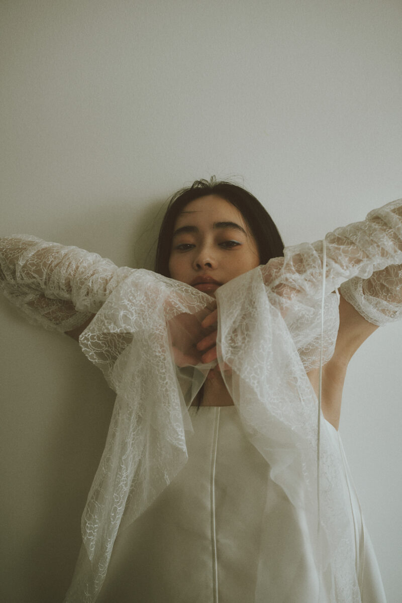 レンタルアクセサリー - RUCHED LACE SLEEVES by SÉBASTIEN LUKE