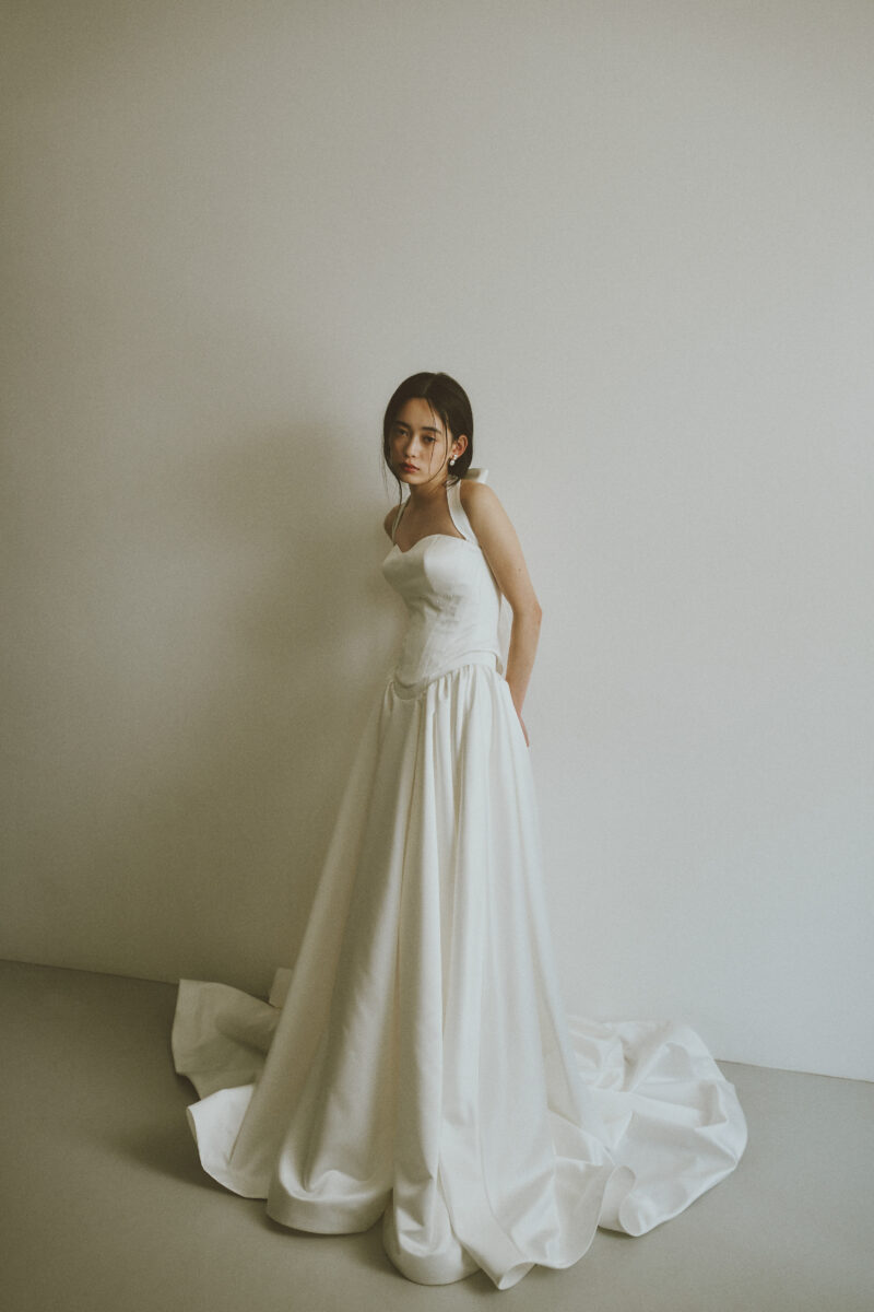レンタルウェディングドレス - FLORAL APPLIQUED HALTER CORSET_GATHERED FULL SKIRT by SÉBASTIEN LUKE