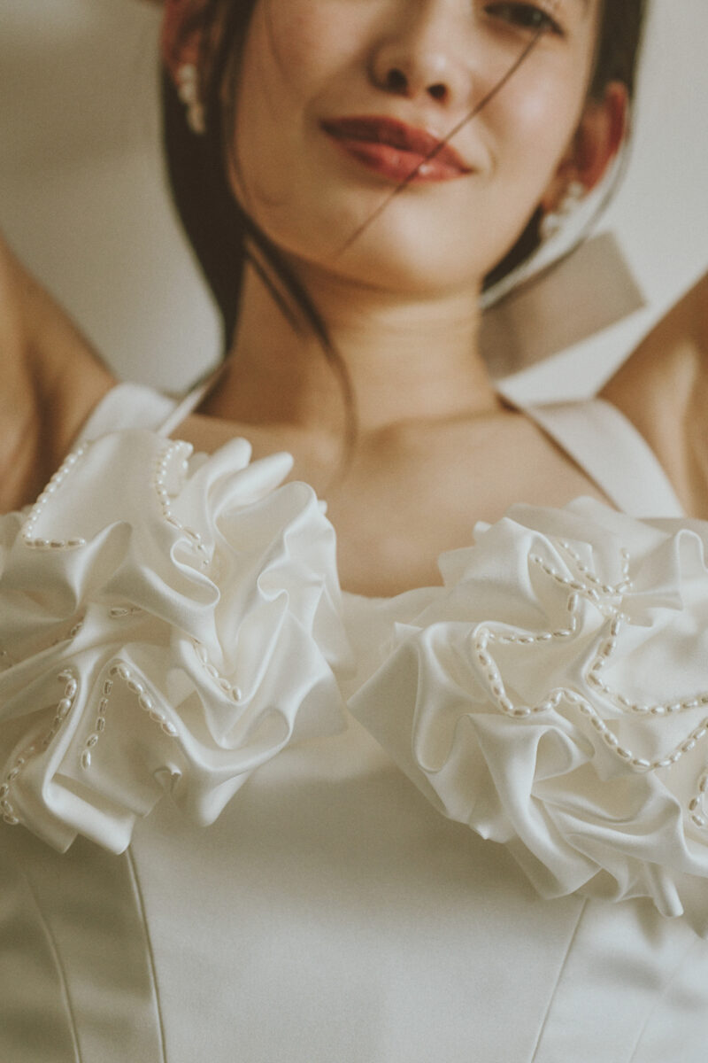 レンタルウェディングドレス - FLORAL APPLIQUED HALTER CORSET_GATHERED FULL SKIRT by SÉBASTIEN LUKE