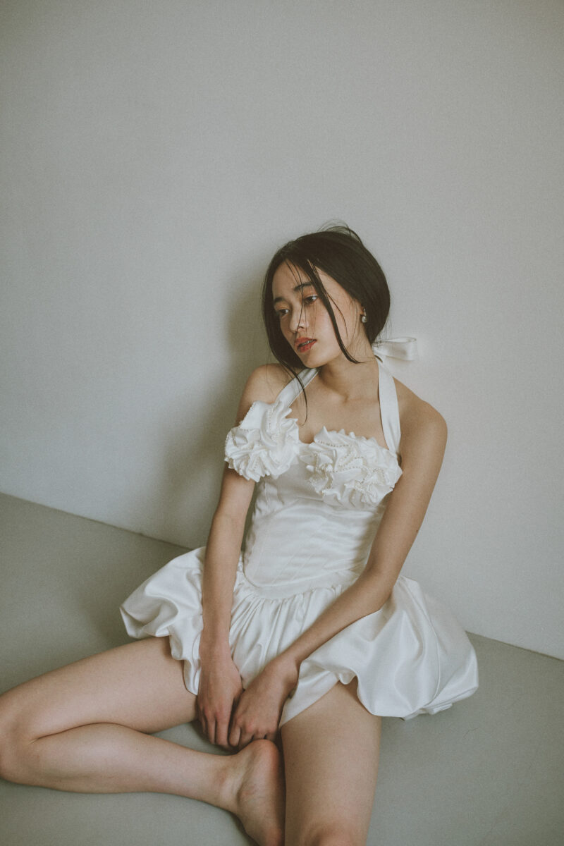 レンタルウェディングドレス - FLORAL APPLIQUED HALTER CORSET_BUBBLE MINI SKIRT by SÉBASTIEN LUKE