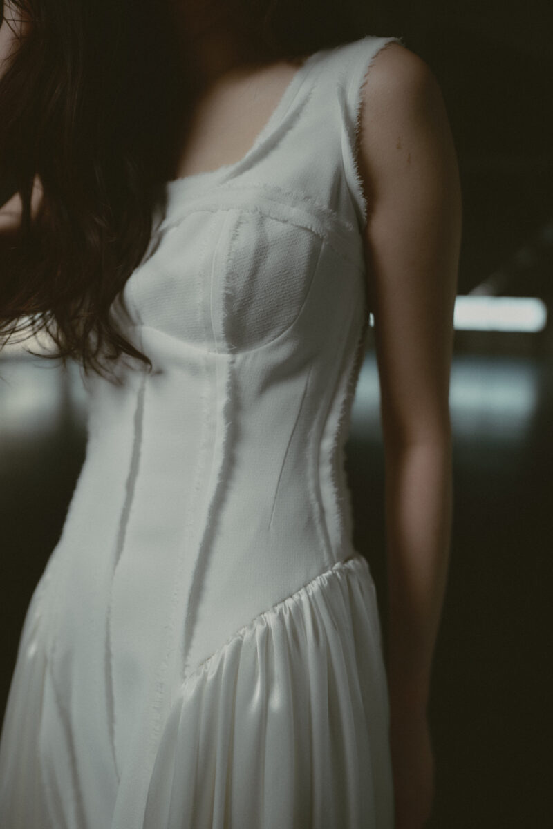 レンタルウェディングドレス - FRAYED EDGE, CORSET SEAM DETAIL GOWN BODICE by BON BRIDE