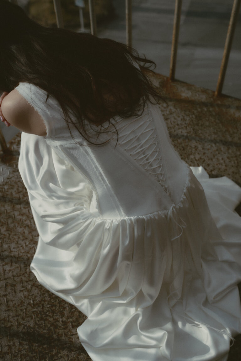 レンタルウェディングドレス - FRAYED EDGE, CORSET SEAM DETAIL GOWN BODICE by BON BRIDE (2)