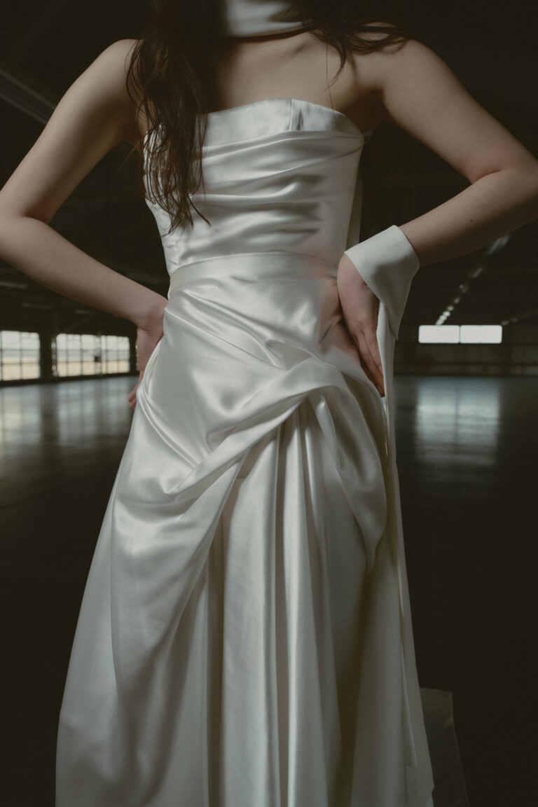 レンタルウェディングドレス - DRAPED CORSET TOP / SILK SKIRT by BON BRIDE (2)